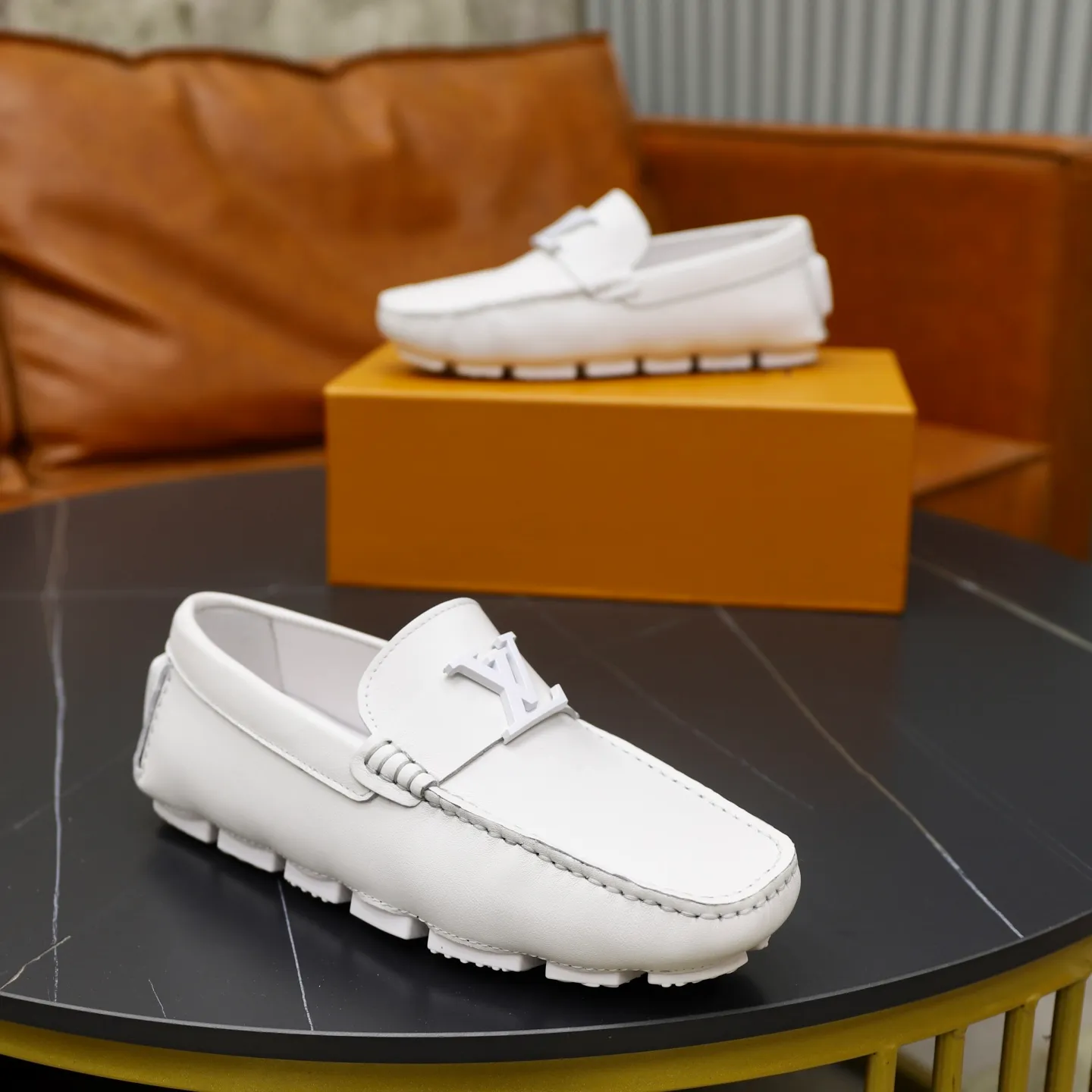 Ex-factory price: 480💰【LV】Louis Vuitton ⚠️High-end men’s driving and pedal series ⚠️38-44 (customized for 45) ⚠️All original cowhide leather! Thick and soft! Made entirely of calfskin lining! Rubber sheet anti-slip beanie sole! Three-dimensional package technology! Fashionable and classic! Handicrafts! Original high quality! Feel free to compare!